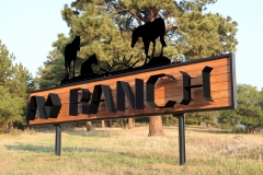 A-Diamond-Ranch-Sign-bent-on-Handy-Bend